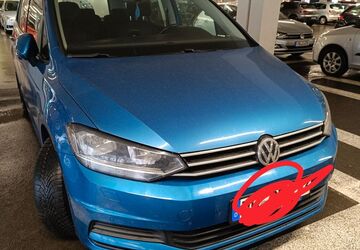 VW Touran 124.800 km 19.000 &euro; Paderborn 33100