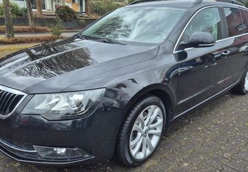 Skoda Superb 196.000 km 8.990 &euro; Detmold 32756