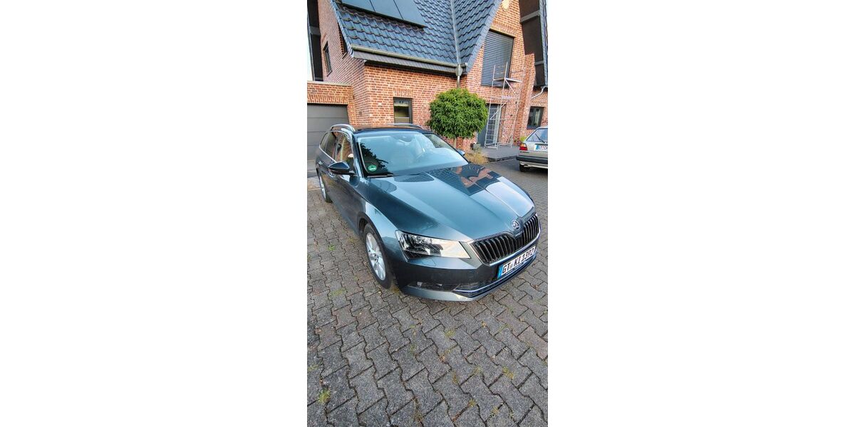 Skoda Superb 136.000 km 16.900 &euro; Verl 33415