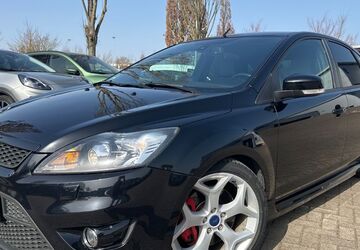 Ford Focus 141.000 km 10.599 &euro; Paderborn 33102
