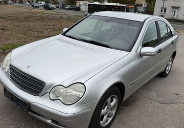 Mercedes-Benz C 200 245.000 km 1.450 &euro; Paderborn 33100