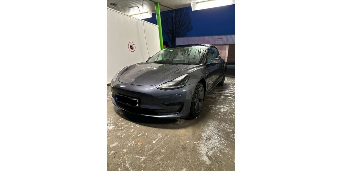 Tesla Model 3 98.000 km 22.999 &euro; Paderborn 33104