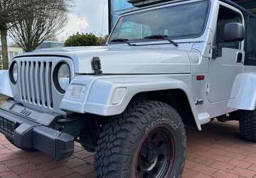 Jeep Wrangler 83.261 km 27.850 &euro; Lippstadt 59557