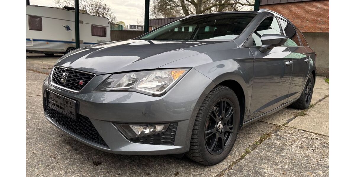 Seat Leon 133.136 km 12.590 &euro; Paderborn 33104