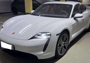 Porsche Taycan 15.000 km 85.000 &euro; Paderborn 33102