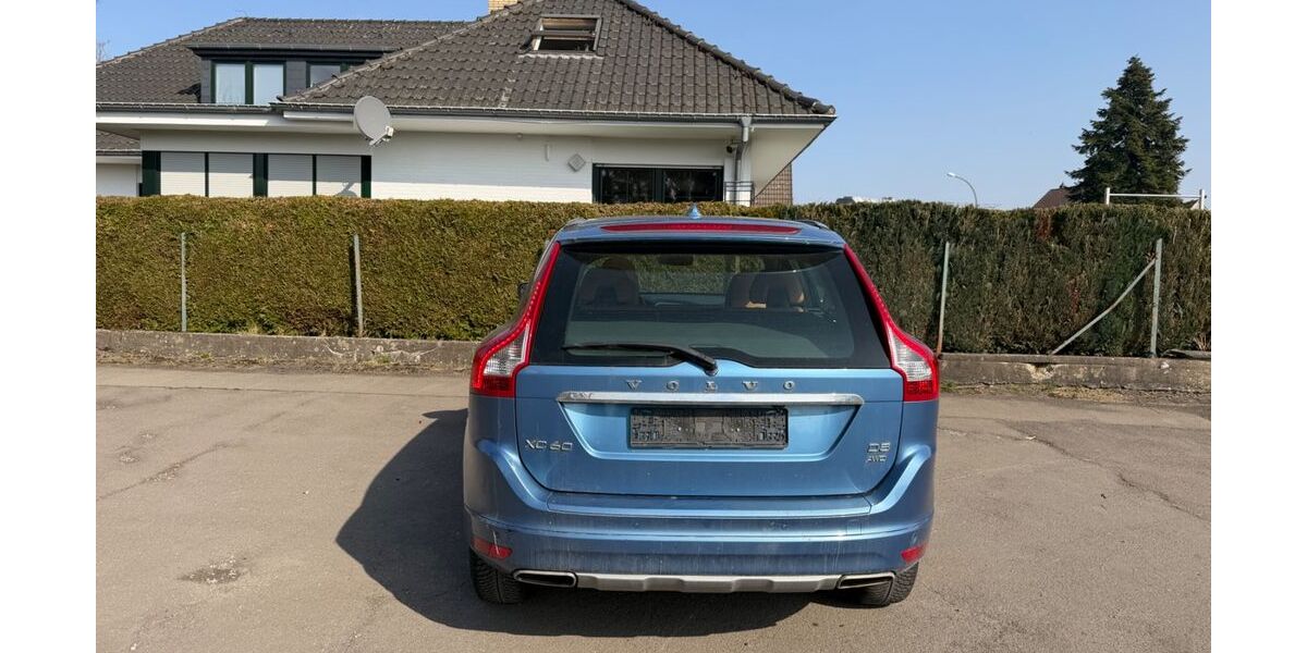 Volvo XC60 320.000 km 11.490 &euro; Oerlinghausen 33813