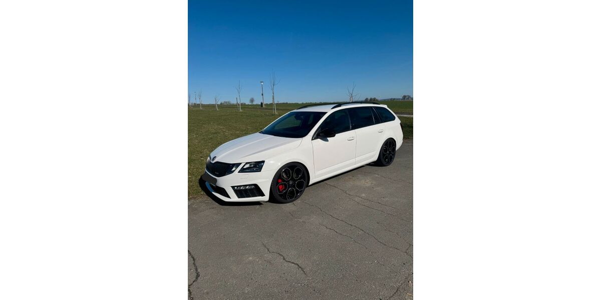 Skoda Octavia 90.000 km 24.400 &euro; Paderborn 33100